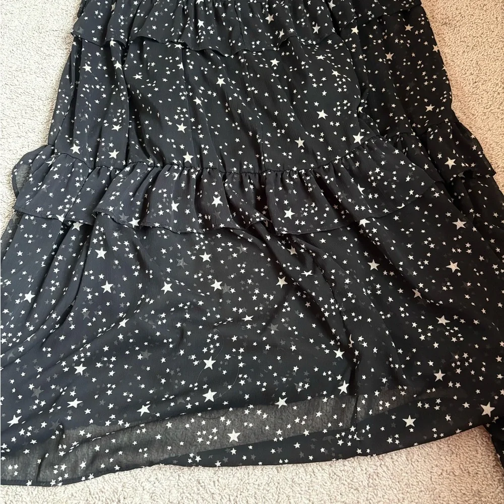 black and white star print off the shoulder tiered ruffle maxi dress - Picture 9 of 15